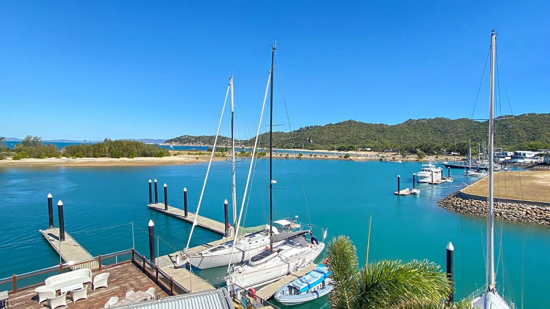 Blue On Blue Apartment 1361 Nelly Bay Australia